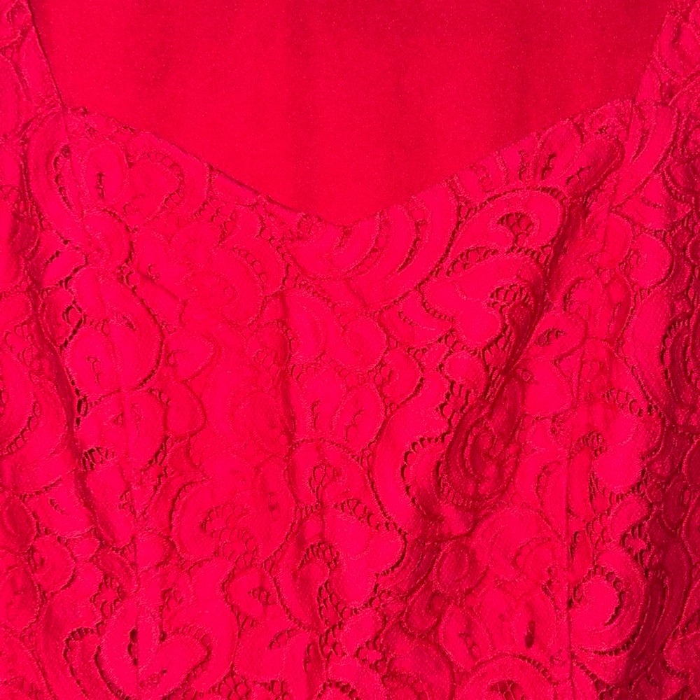 Lane Bryant red lace tank top with floral embroidery, size 14 - Picture 4 of 8